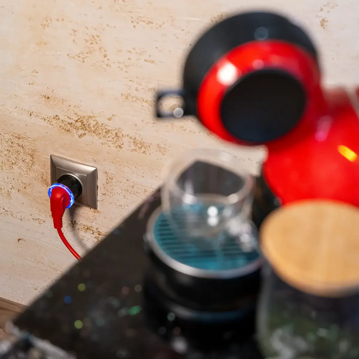 Shelly Plug S Gen3 Čierna - inteligentná zásuvka s meraním spotreby (WiFi, Bluetooth, Matter)